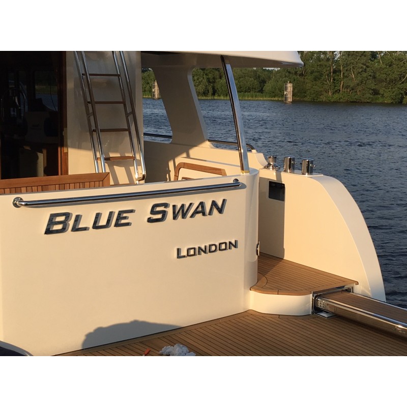 Lettres LED et Inox 316 L poli miroir