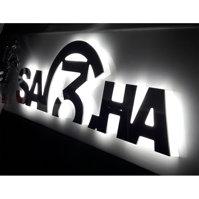 Lettres LED et Inox 316 L poli miroir