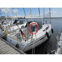 BAVARIA 33 companionway door