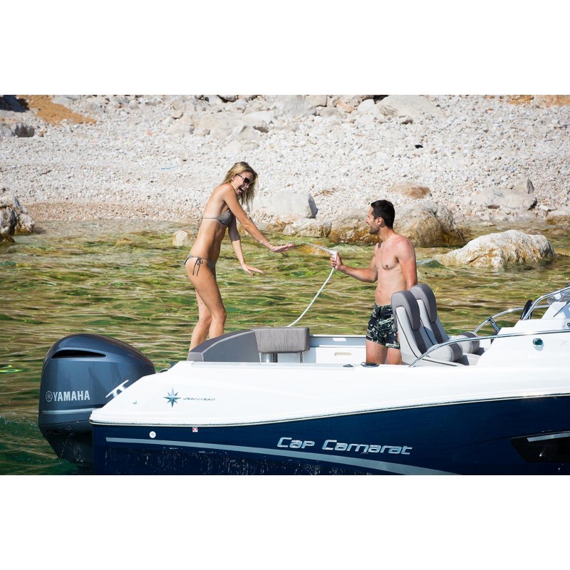 logo en relief Cap Camarat