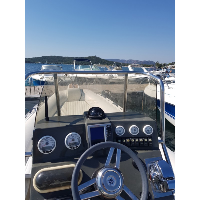 semi-rigide Antares A65 pare brise