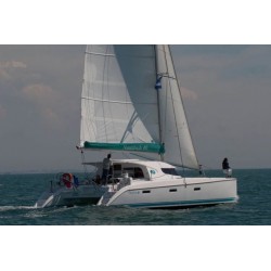 Nautitech 40 hublot de pont