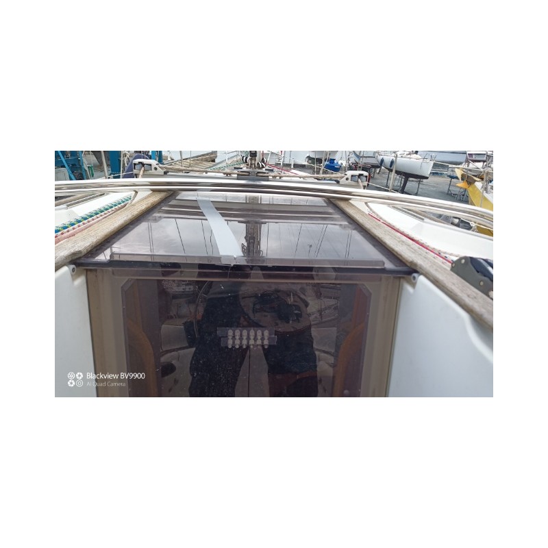 Parte della porta di discesa sopra SUN ODYSSEY 34.2