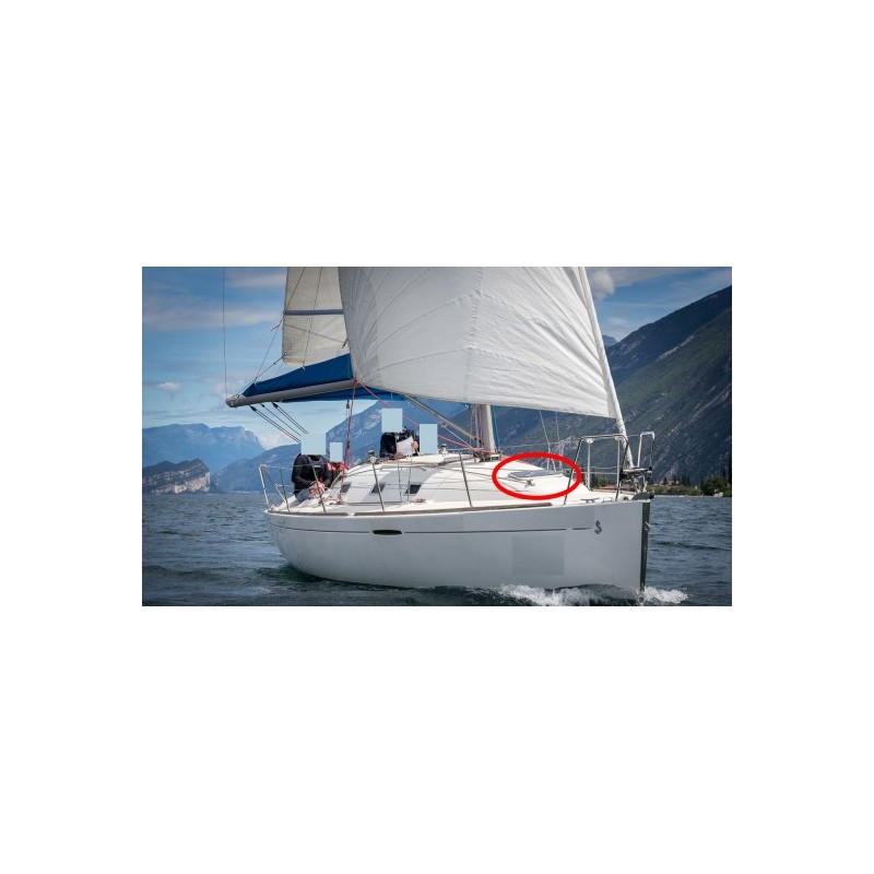 Lewmar roof porthole for First 31.7