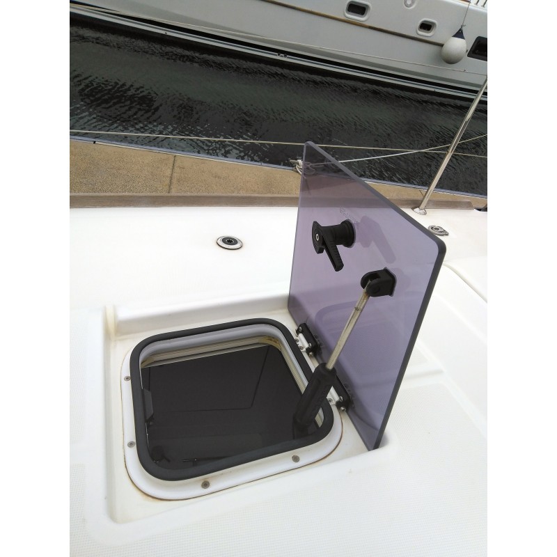 Replacement glass for Lewmar Flush Hatch 3D 33 x 33 cm deck hatches