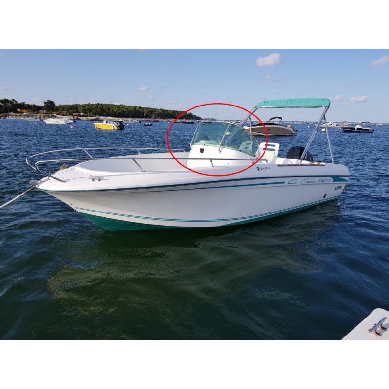 Cap Camarat 625 windshield