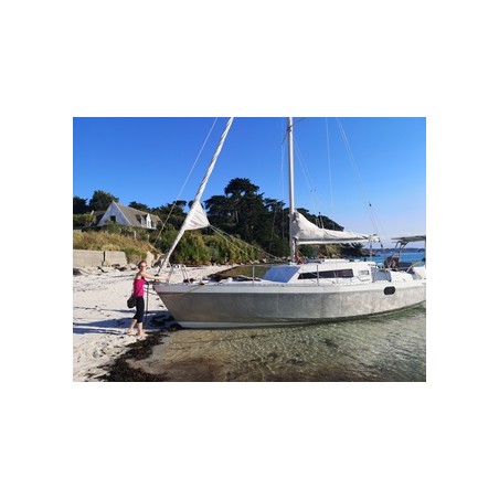 Coastal hiker roof porthole